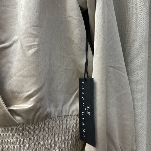 Tracey Evan’s/NWT/ XL/ Women's Cream faux Wrap Top - Picture 6 of 11